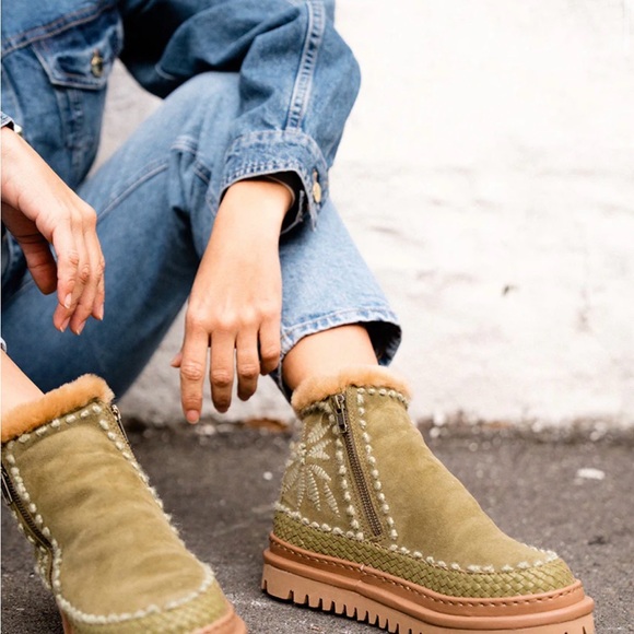 Laidback London Setsu 4.0 Floral Ankle Boot - Picture 2 of 14